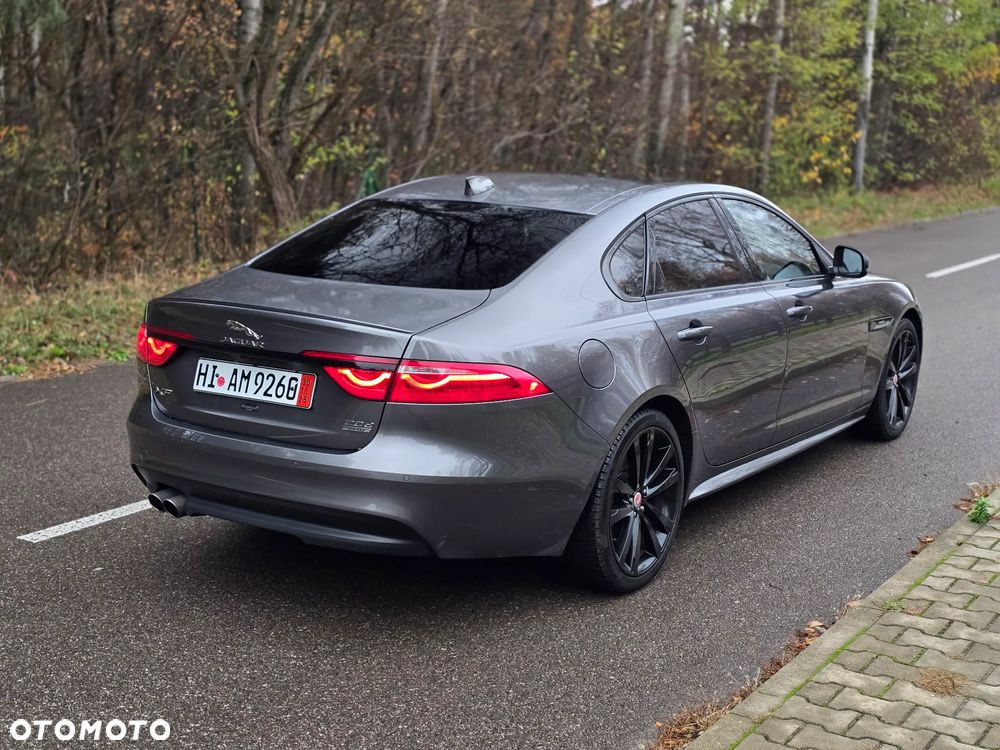 Jaguar XF 2.0 i4D AWD R-Sport - 15