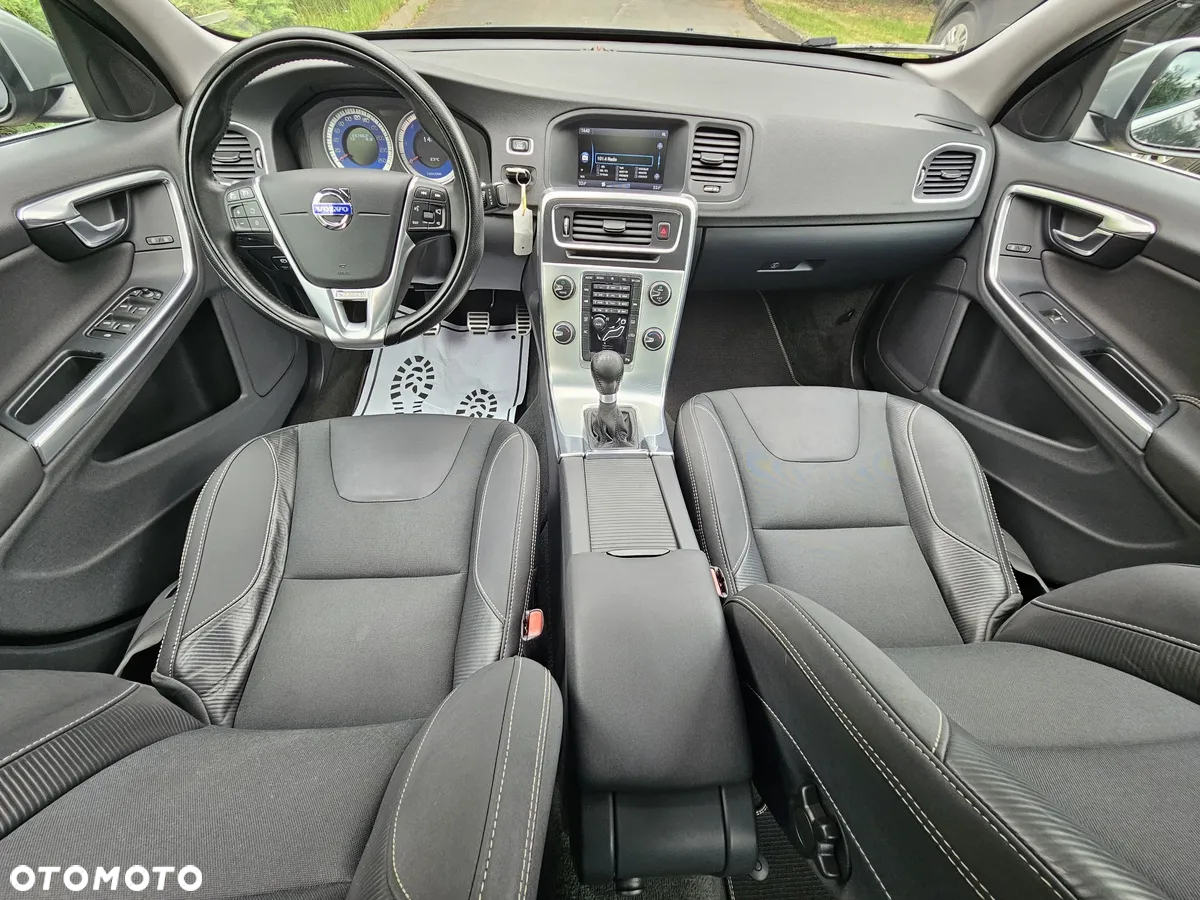 Volvo S60 D3 R-Design - 7