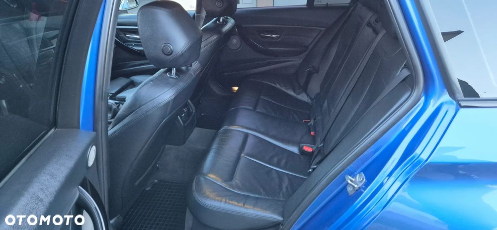 BMW Seria 3 320d - 13