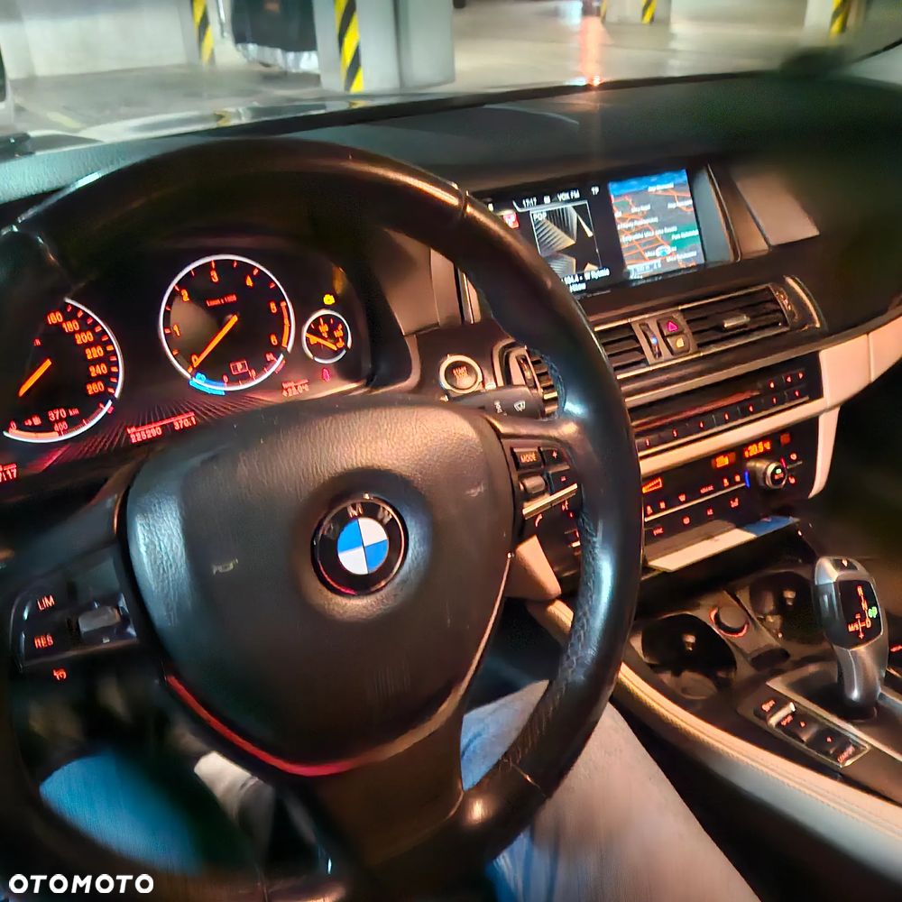 BMW Seria 5 520d - 15
