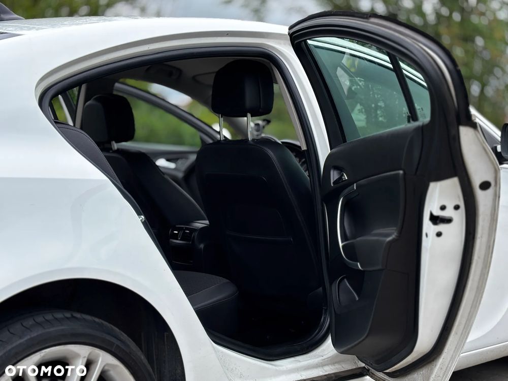 Opel Insignia - 17