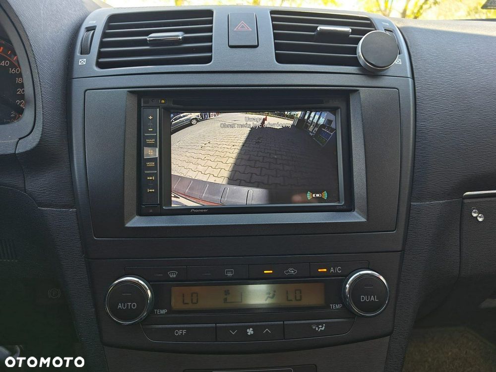 Toyota Avensis - 12