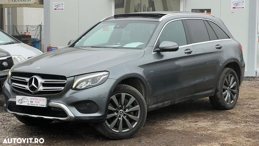 Mercedes-Benz GLC - 33
