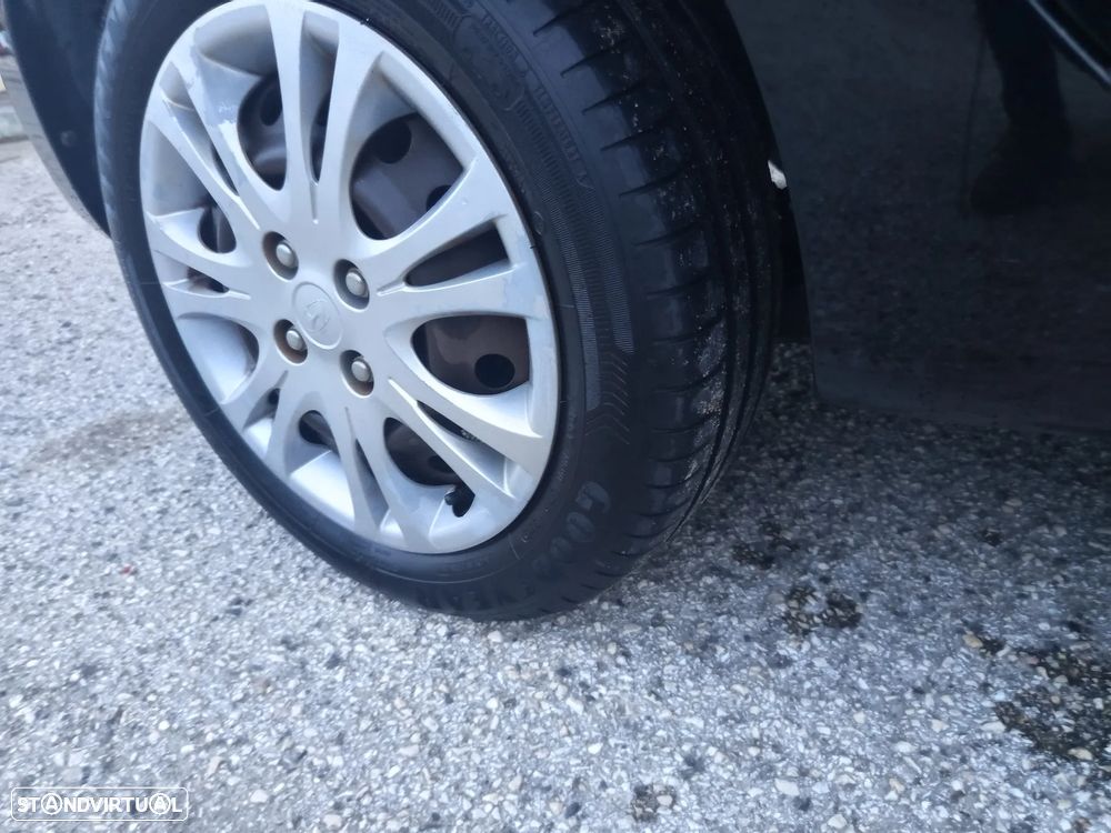 Hyundai i20 1.2 Comfort ESP - 31