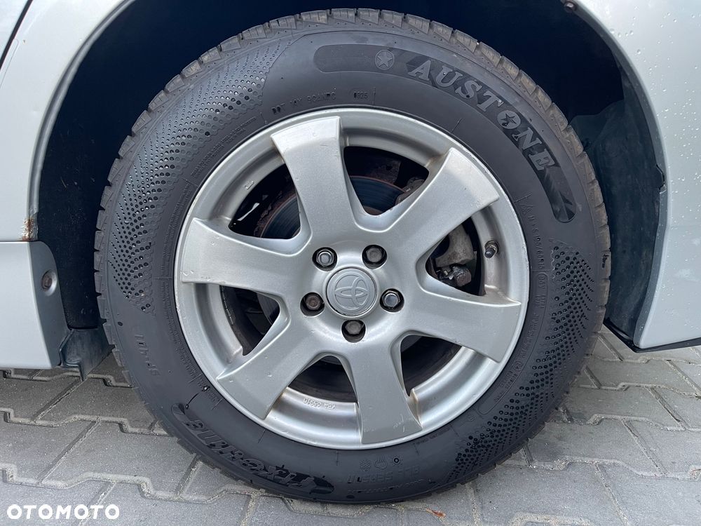 Toyota Prius 1.8 HSD Prestige - 28