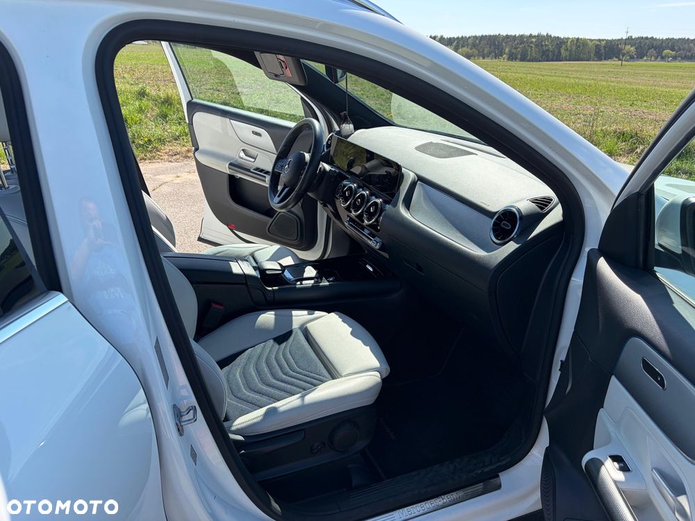 Mercedes-Benz GLA 200 - 7