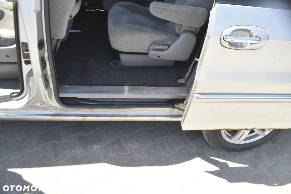Kia Carnival CRDi Executive - 15