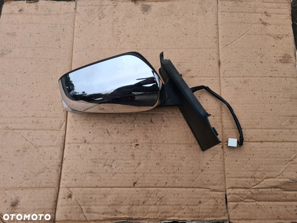 Toyota YARIS III lusterko prawe chrom UK 7pin - 2