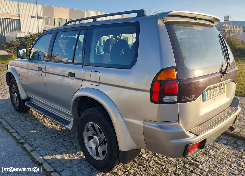 Mitsubishi Pajero Sport 2.5 TD GLS - 7