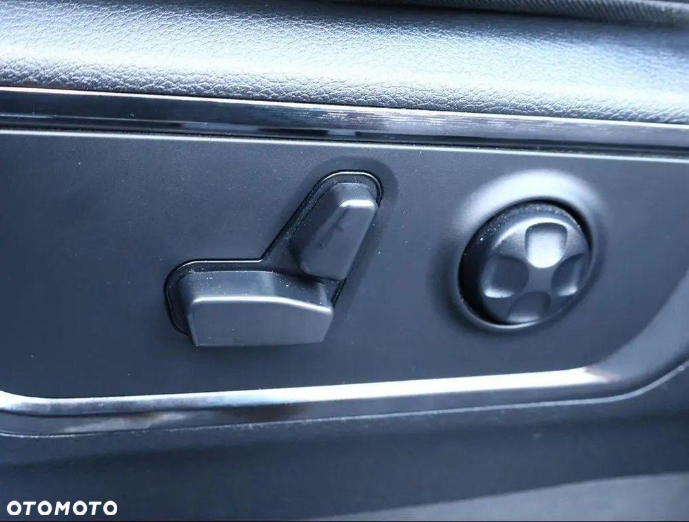 RAM 1500 Crew Cab Shortbed Limited - 7