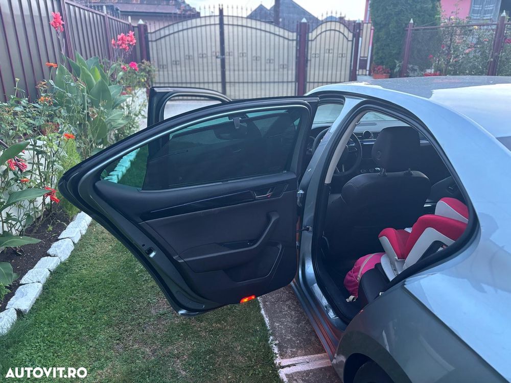 Skoda Superb 2.0 TDI DSG 4X4 Laurin & Klement - 8