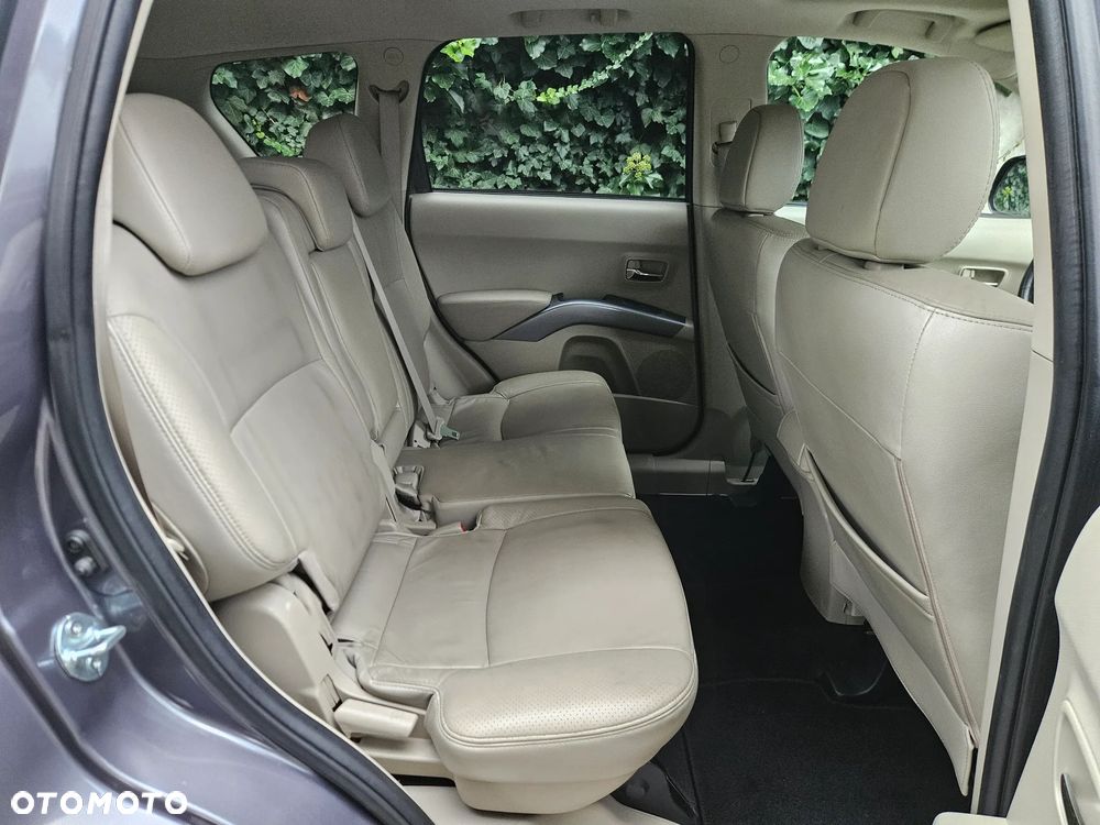 Mitsubishi Outlander 2.2 DI-D 4WD Intense - 22