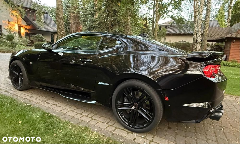 Chevrolet Camaro Coupe Touring 6.2 V8 - 6