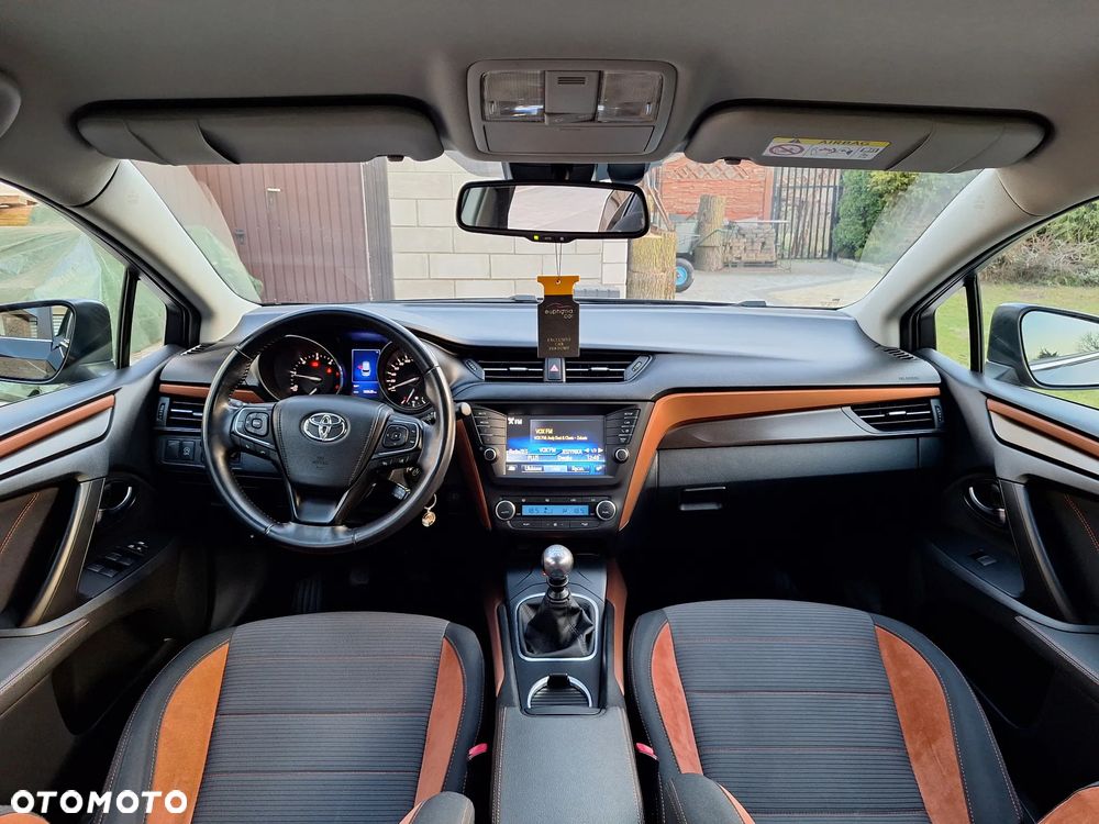 Toyota Avensis 2.0 D-4D Active Business - 10