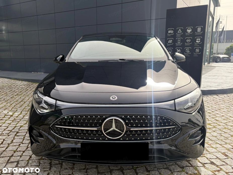 Mercedes-Benz CLA 200 mHEV 4-Matic 8G-DCT - 3