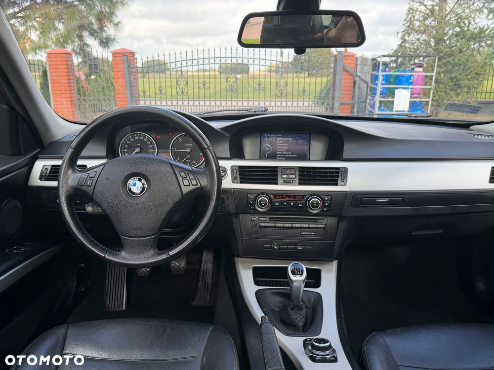 BMW Seria 3 318d - 30