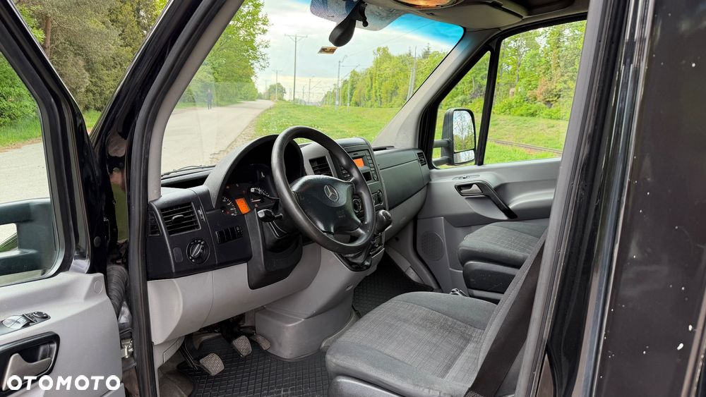 Mercedes-Benz Sprinter - 13