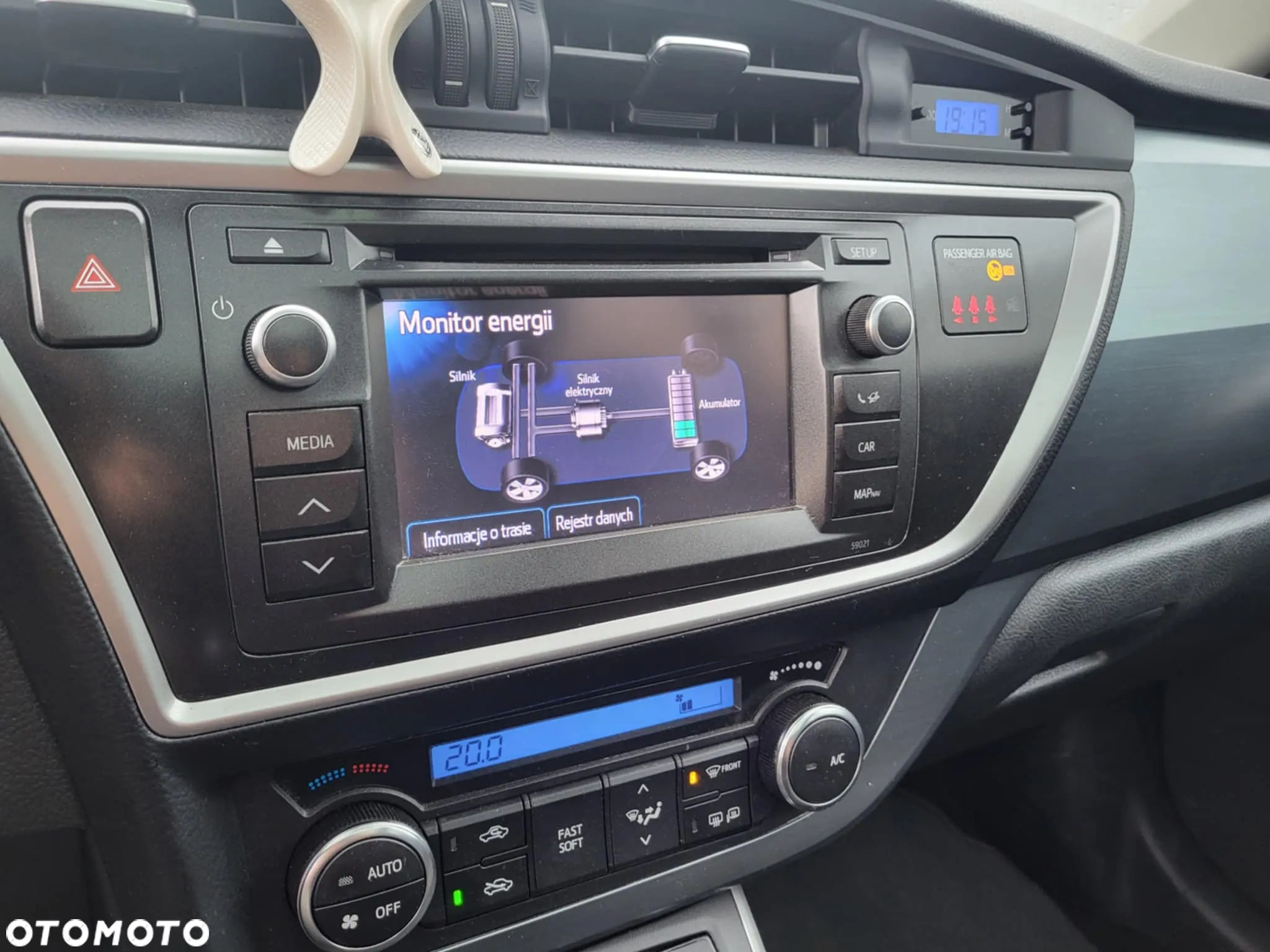 Toyota Auris 1.8 Hybrid Executive - 9