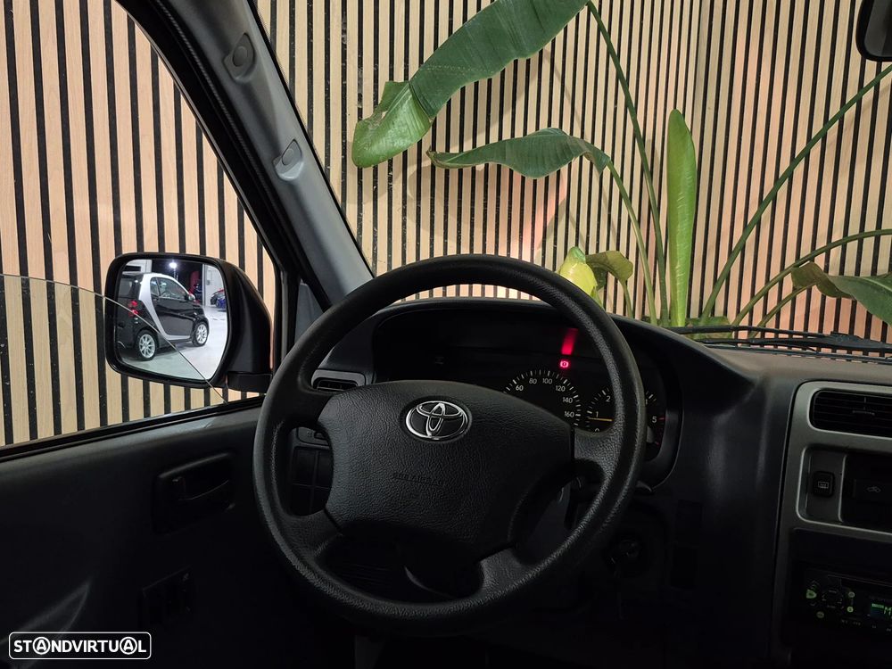 Toyota HiAce 2.5 D-4D Service 2.8T - 10