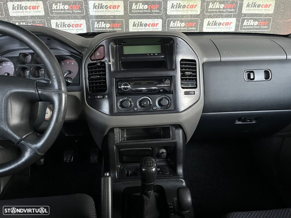 Mitsubishi Pajero 3.2 DI-D GLS - 28