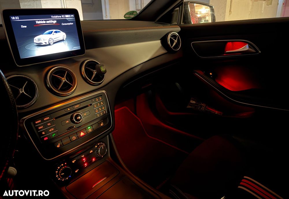 Mercedes-Benz CLA 180 7G-DCT Orange Art Edition - 3