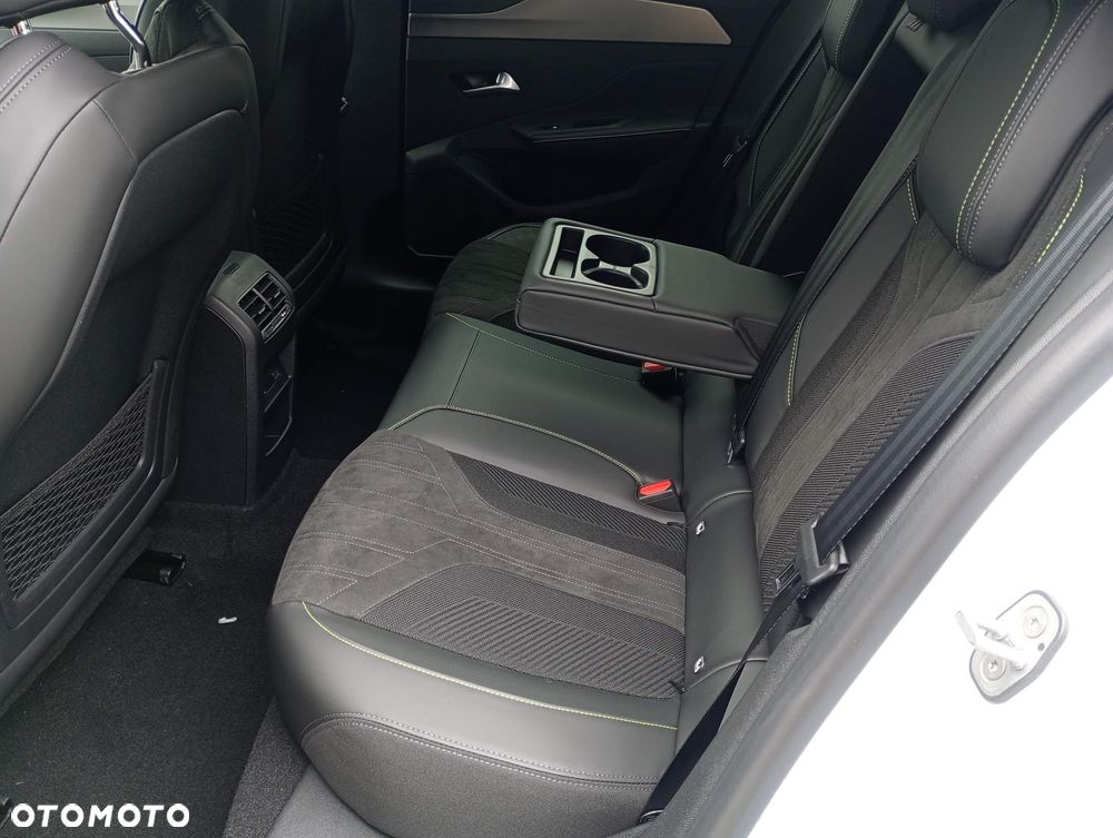 Peugeot 308 1.2 mHEV GT S&S e-DCS6 - 13