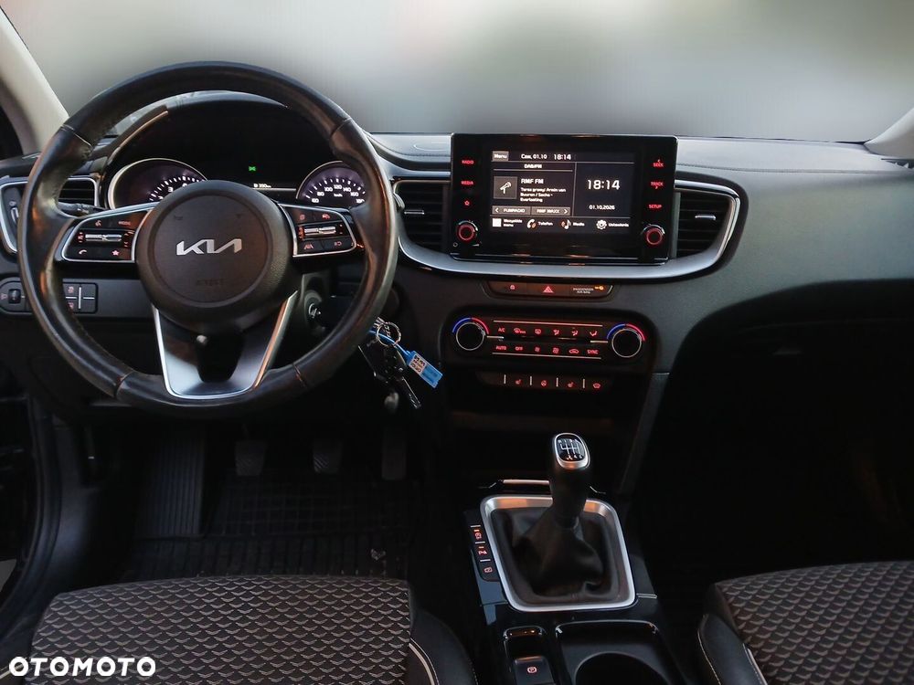 Kia Ceed - 11