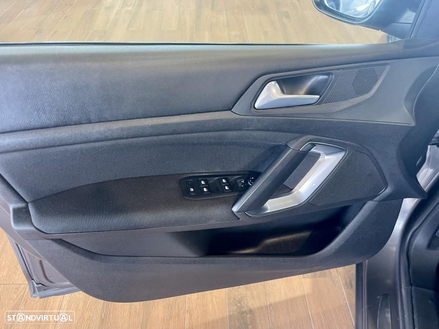 Peugeot 308 SW 1.5 BlueHDi Style - 24