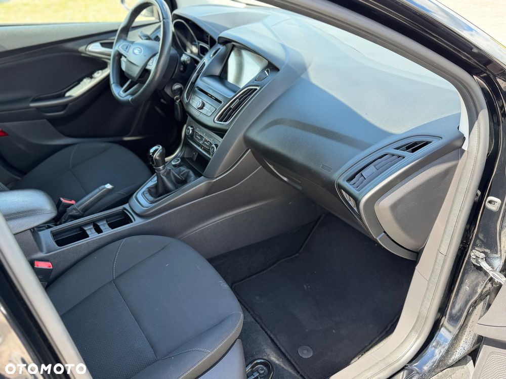 Ford Focus 1.0 EcoBoost Titanium - 6