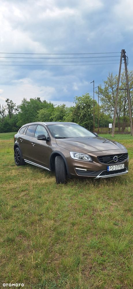 Volvo V60 Cross Country D3 Drive-E Momentum - 1