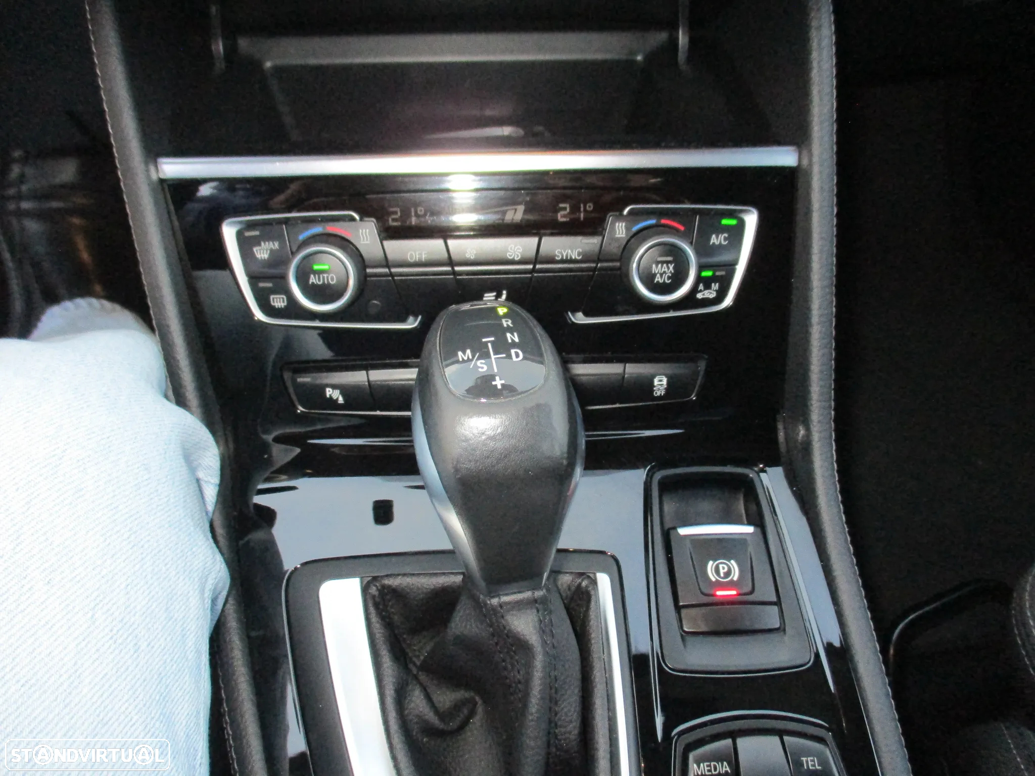 BMW 218 Active Tourer d Line Luxury Auto - 16