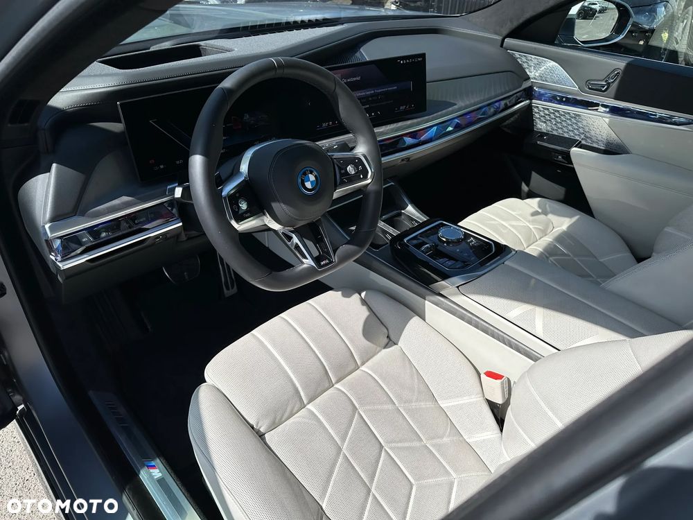 BMW i7 105.7kWh xDrive60 Individual Edition - 10