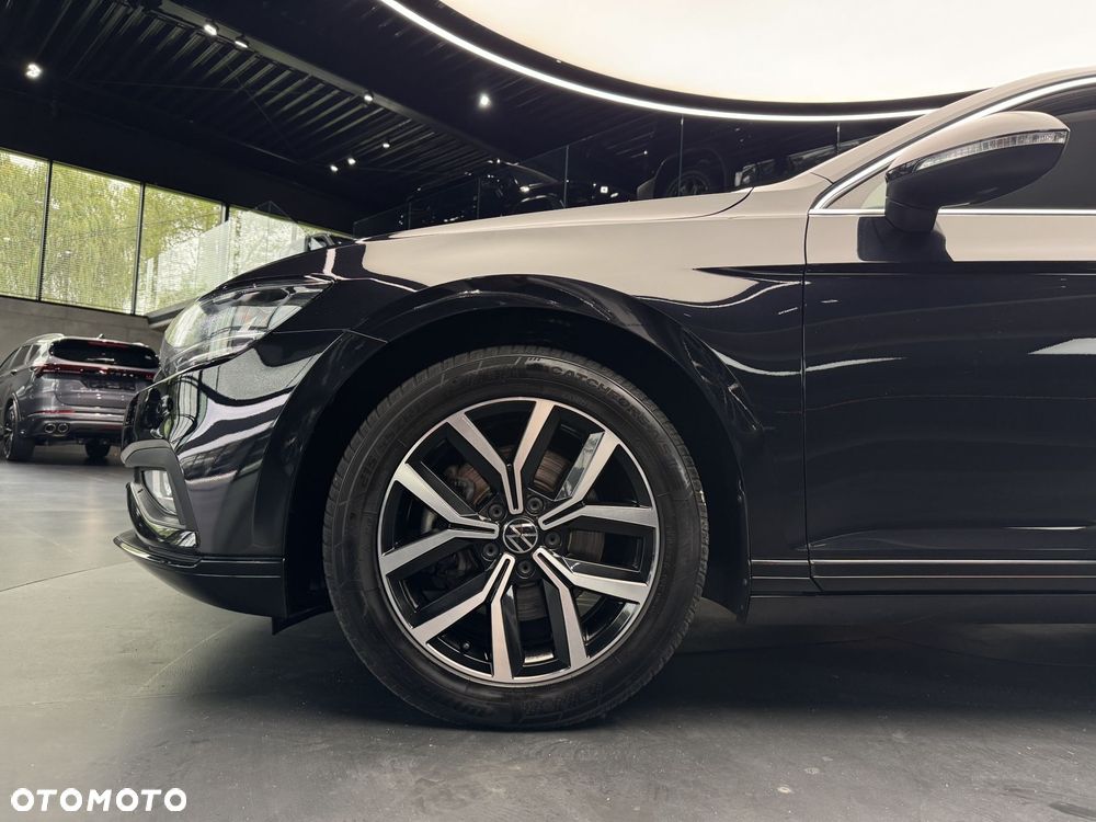 Volkswagen Passat - 20
