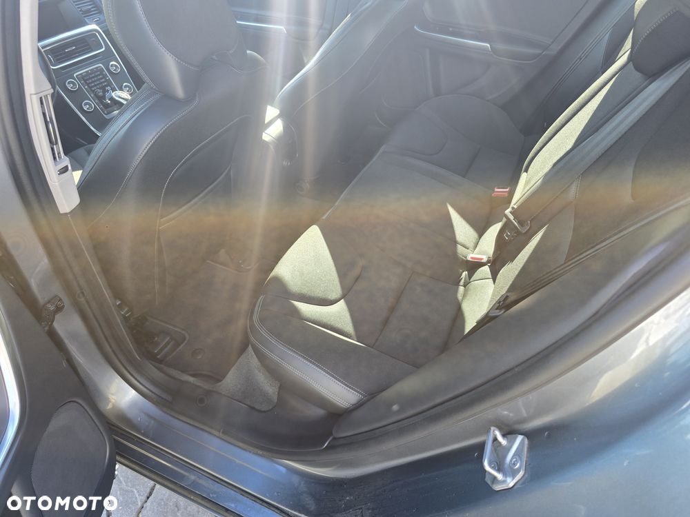 Volvo S60 D4 Drive-E Dynamic Edition (Momentum) - 13
