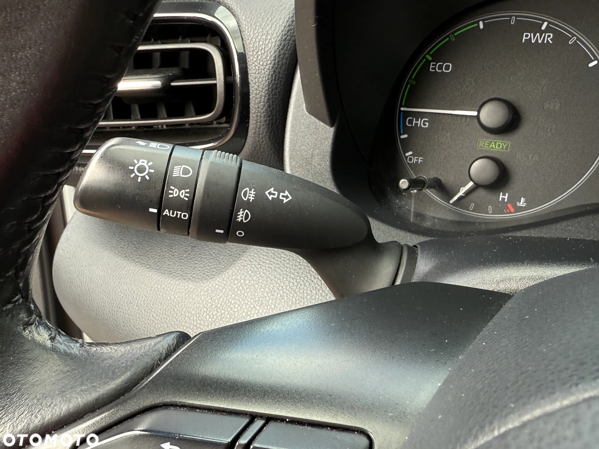 Toyota Yaris Hybrid 1.5 Comfort - 24