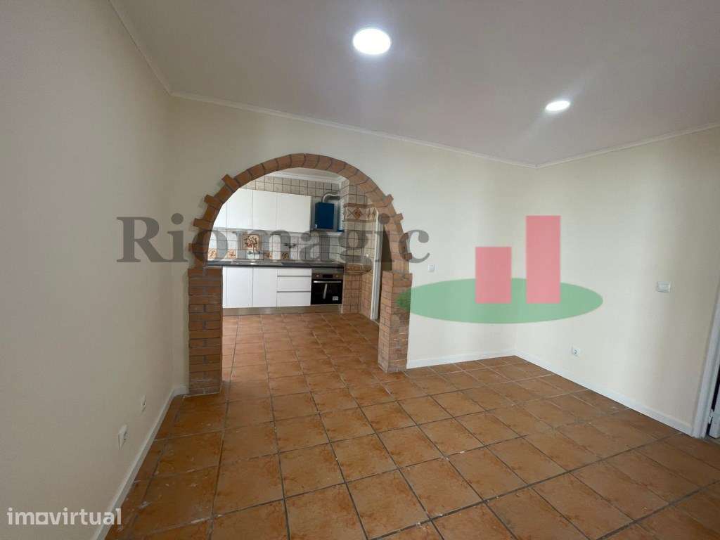 Apartamento T2 - Tapada das Mercês - Grande imagem: 5/27