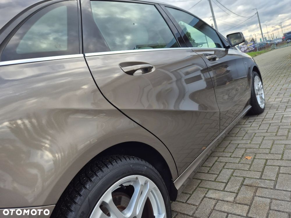 Mercedes-Benz Klasa B 180 7G-DCT UrbanStyle Edition - 22