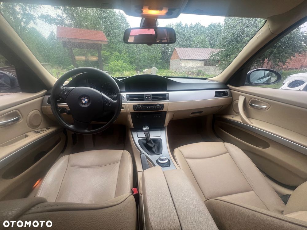 BMW Seria 3 320d - 8