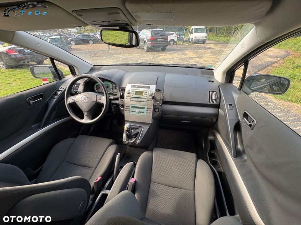 Toyota Corolla Verso 1.8 Prestige + 7os - 27