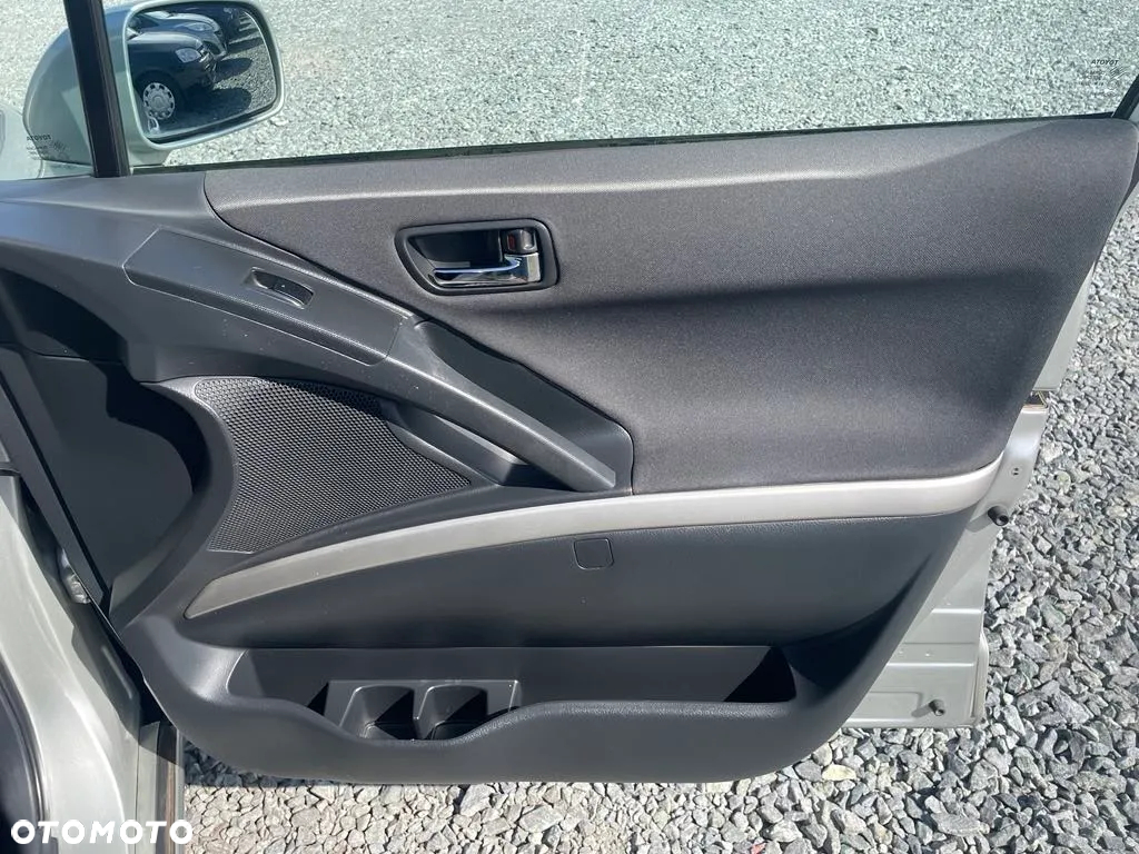 Toyota Corolla Verso - 13