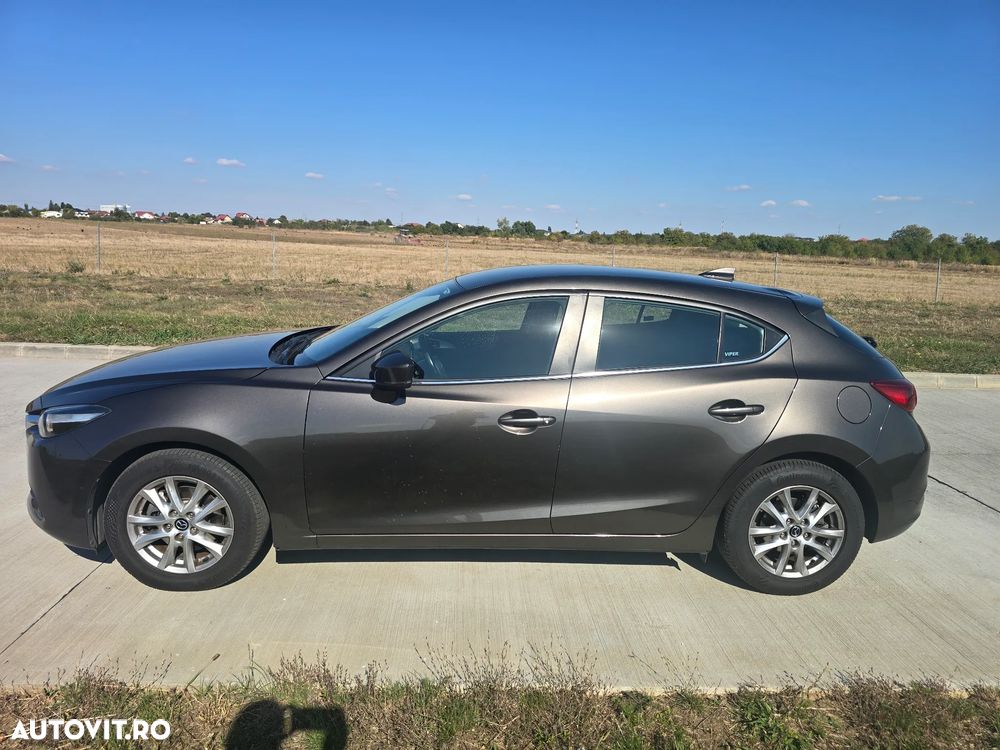 Mazda 3 2018 photo 2