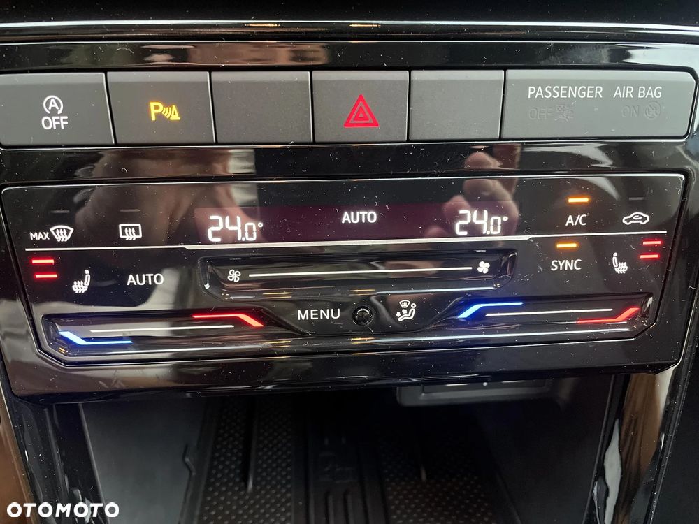 Volkswagen T-Cross 1.0 TSI Life Plus - 27