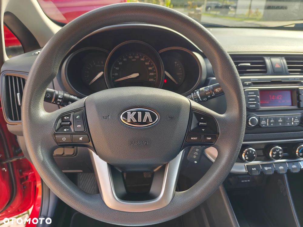 Kia Rio - 25