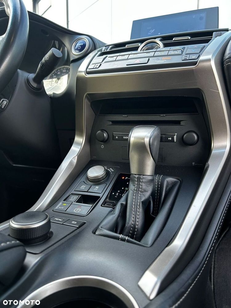 Lexus NX 300h Comfort AWD - 9