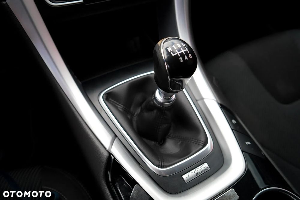 Ford Mondeo - 25