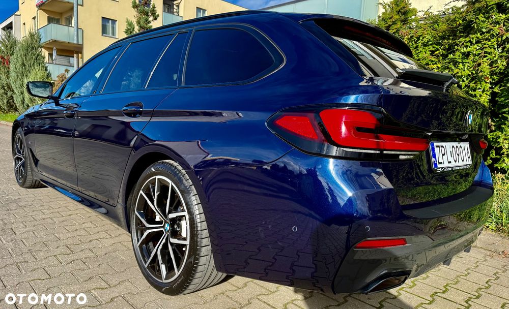 BMW Seria 5 520d Touring M Sport Edition - 4
