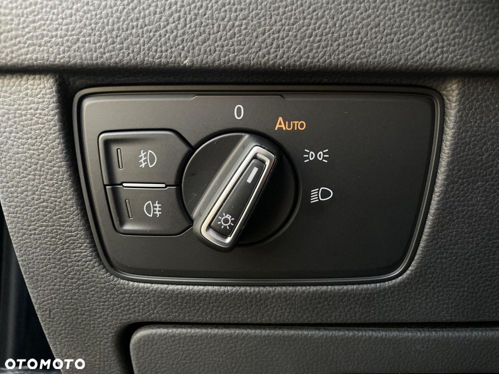 Volkswagen Passat 2.0 TDI Elegance DSG - 13