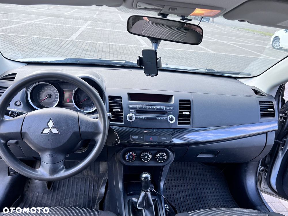 Mitsubishi Lancer 1.8 Invite - 11