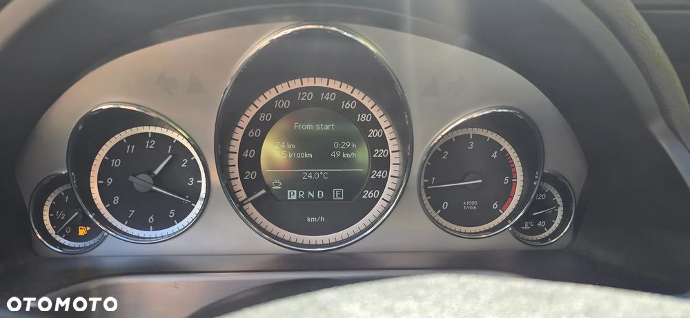 Mercedes-Benz Klasa E 250 CDI DPF BlueEFFICIENCY Automatik Avantgarde - 34