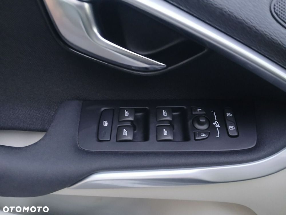 Volvo V40 - 18